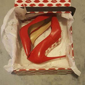 Aldo StessyK-59 Women's Size 7 Red Patent Stiletto Pumps w/ Patterned Sole